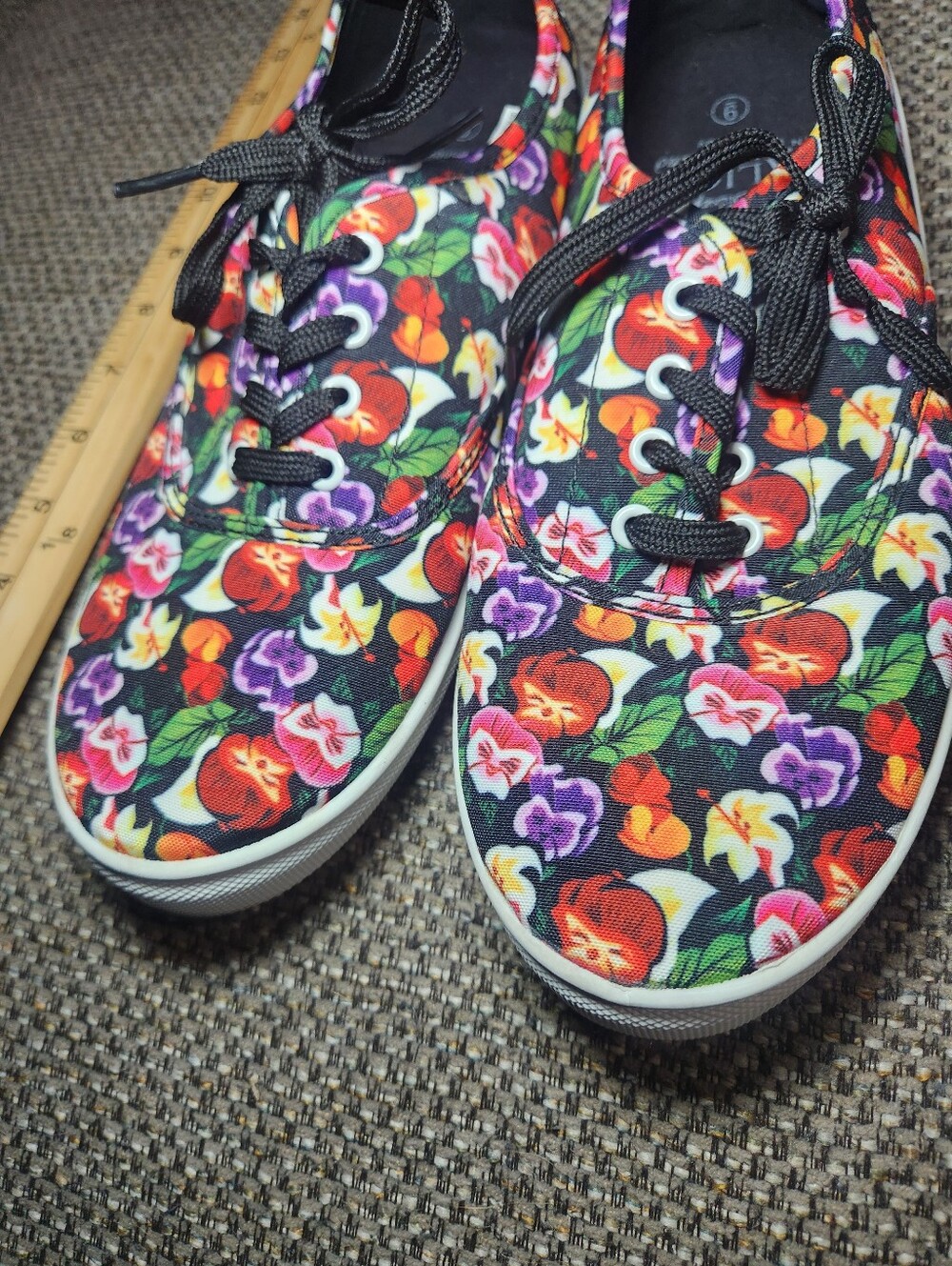 cute Disney Alice in Wonderland floral canvas sneakers Size 9